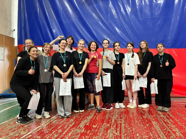 Вёсла на старт: в честь 85-летия вуза прошли студенческие гонки по академической гребле